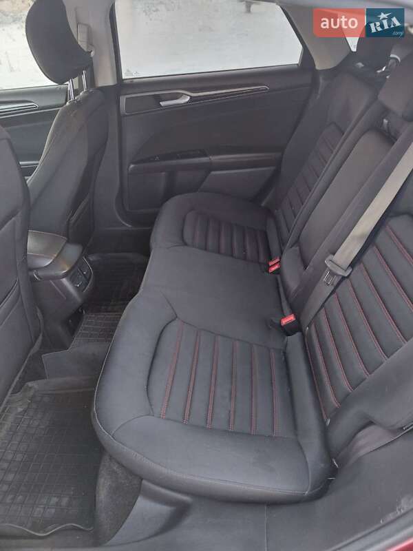 Седан Ford Fusion 2016 в Києві