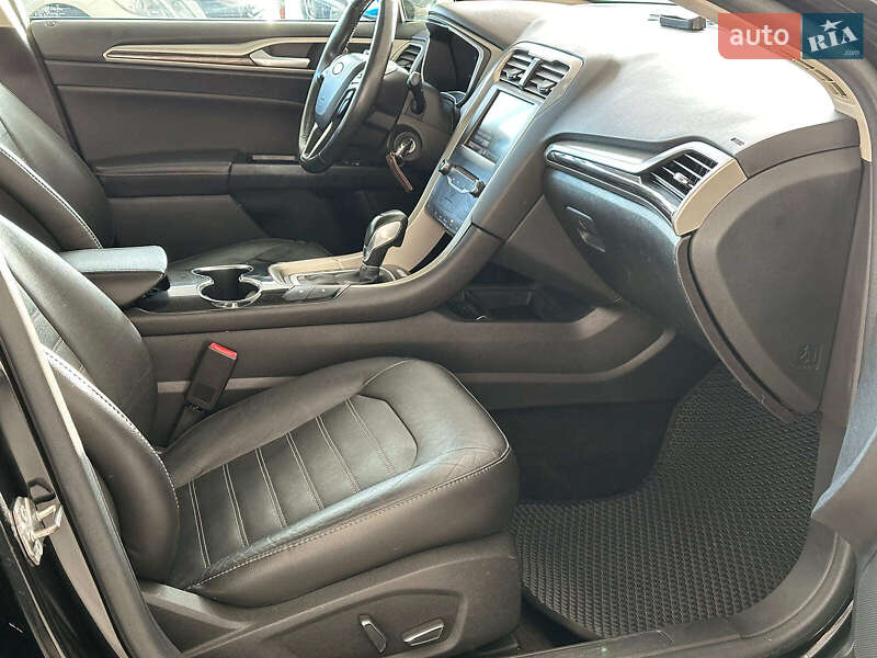 Седан Ford Fusion 2014 в Одесі