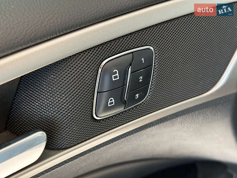 Седан Ford Fusion 2014 в Одесі