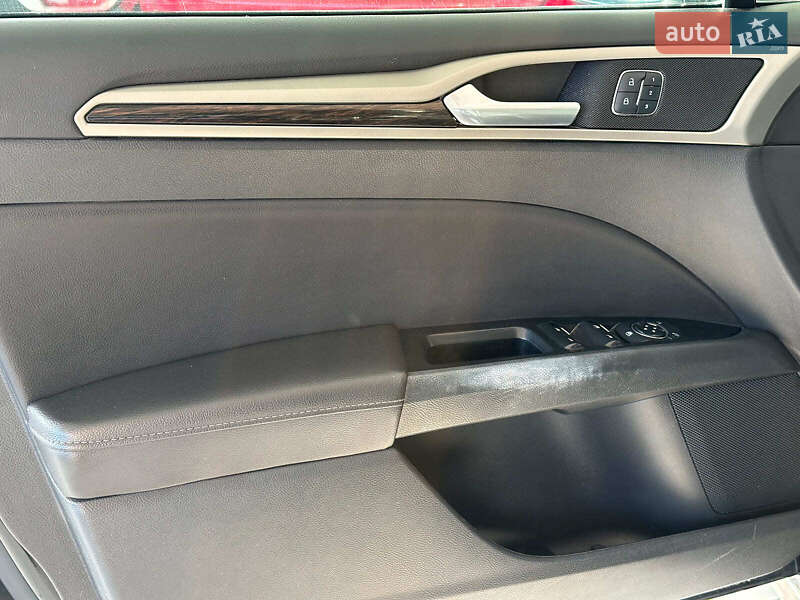 Седан Ford Fusion 2014 в Одесі