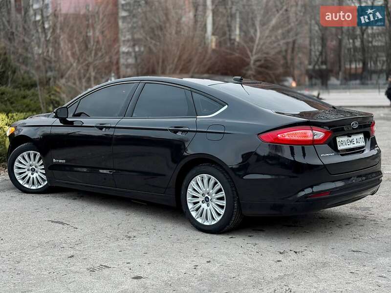 Седан Ford Fusion 2012 в Днепре