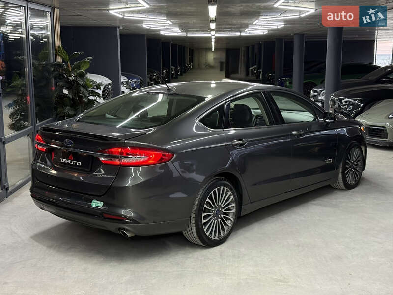Седан Ford Fusion 2016 в Одесі