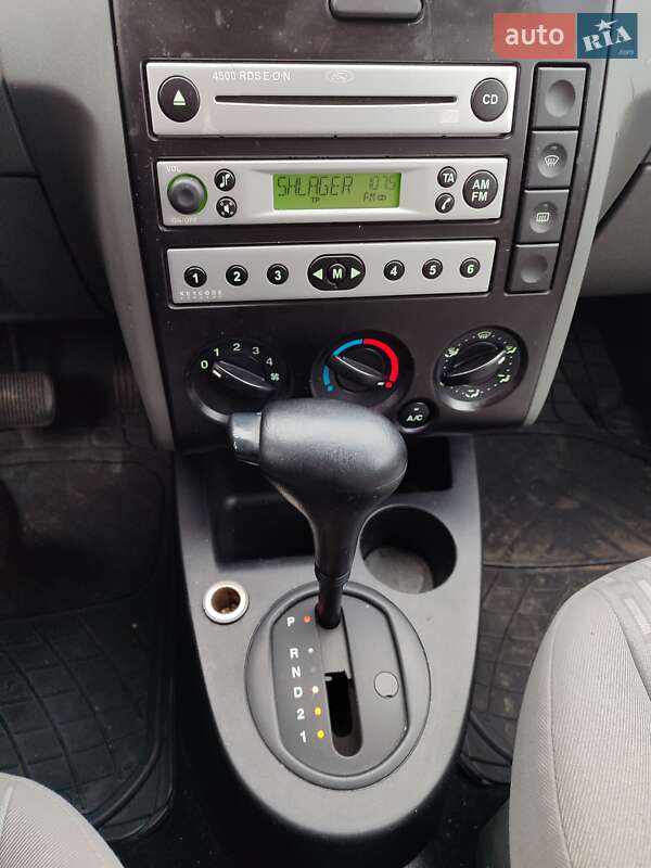 Хэтчбек Ford Fusion 2004 в Золотоноше