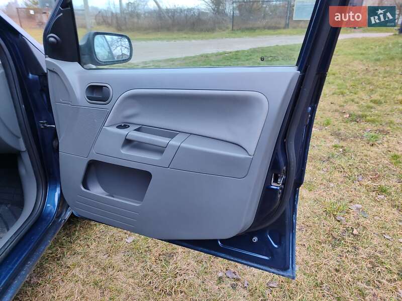 Хэтчбек Ford Fusion 2004 в Золотоноше