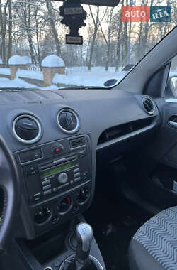 Хэтчбек Ford Fusion 2007 в Звягеле