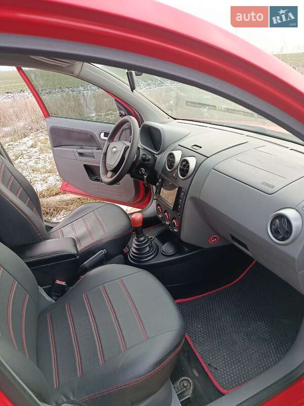 Хетчбек Ford Fusion 2003 в Первомайську