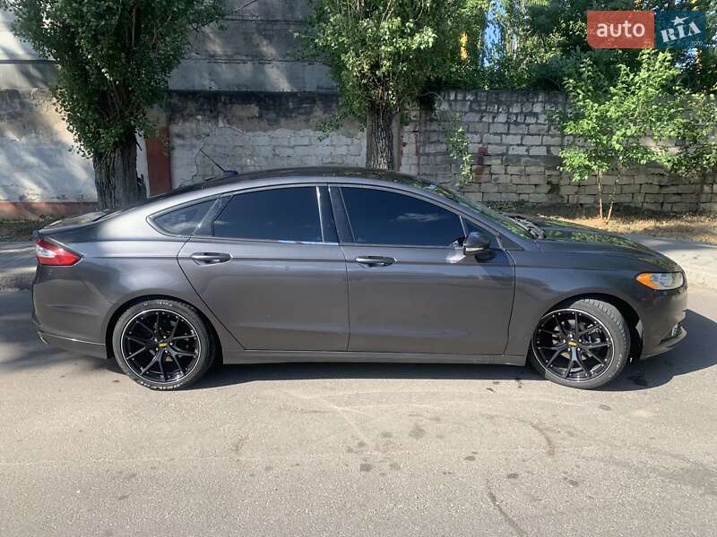 Седан Ford Fusion 2015 в Николаеве