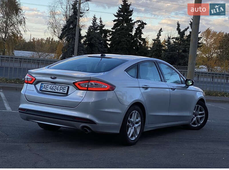 Седан Ford Fusion 2016 в Львові