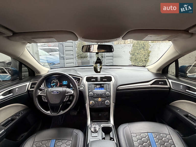 Седан Ford Fusion 2016 в Кропивницком