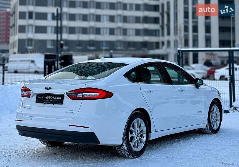 Седан Ford Fusion 2018 в Києві