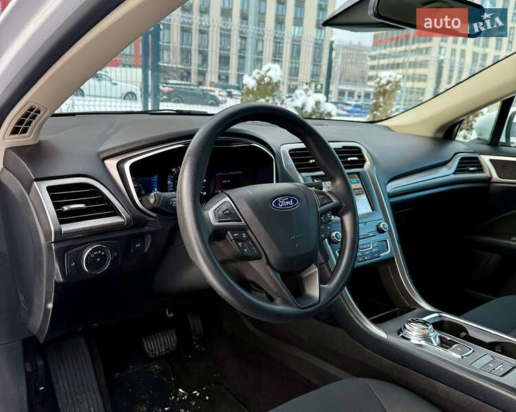 Седан Ford Fusion 2018 в Києві