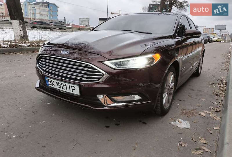 Седан Ford Fusion 2018 в Львові