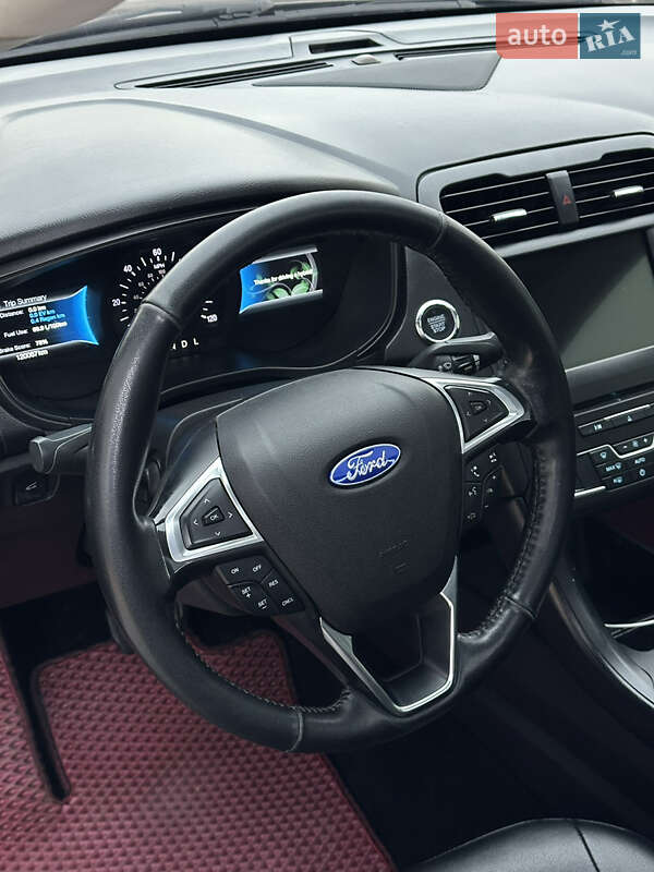 Седан Ford Fusion 2018 в Буче