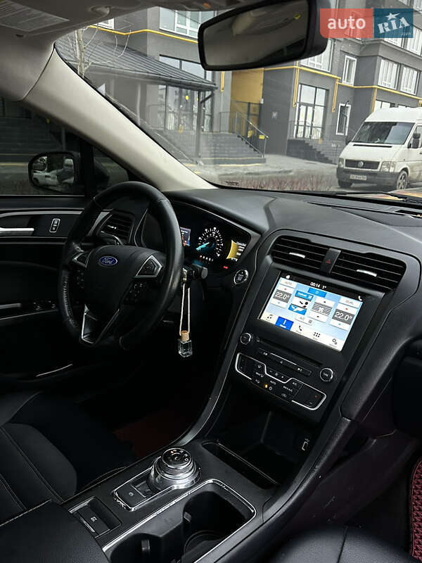 Седан Ford Fusion 2018 в Буче