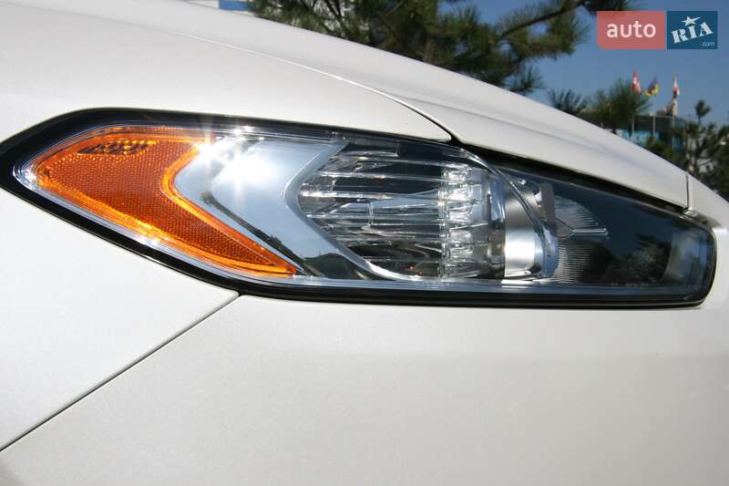 Седан Ford Fusion 2015 в Одесі