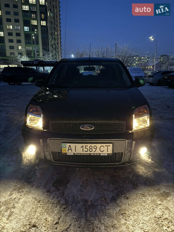 Хетчбек Ford Fusion 2011 в Києві