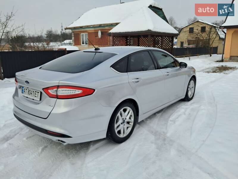 Седан Ford Fusion 2015 в Калуші