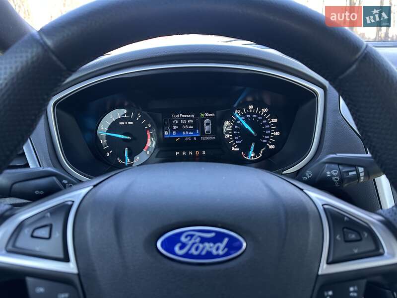 Седан Ford Fusion 2016 в Львові