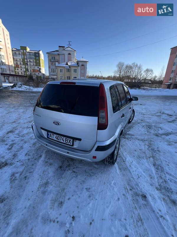 Хэтчбек Ford Fusion 2006 в Долине