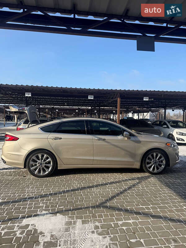 Седан Ford Fusion 2017 в Одесі
