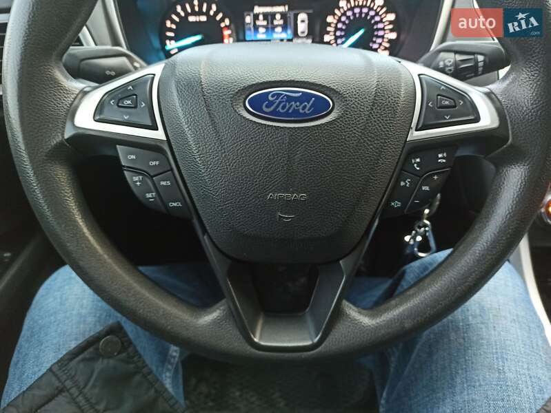 Седан Ford Fusion 2015 в Харкові