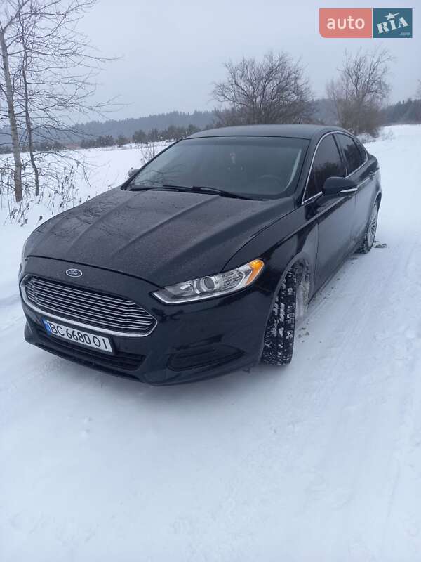 Седан Ford Fusion 2013 в Жовкві