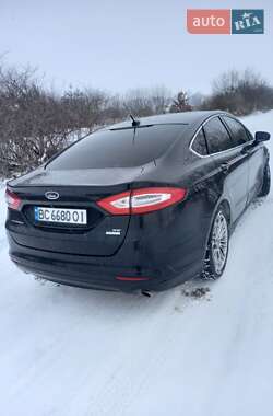 Седан Ford Fusion 2013 в Жовкве