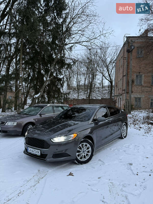 Седан Ford Fusion 2016 в Киеве фото Седан Ford Fusion 2016 в Киеве