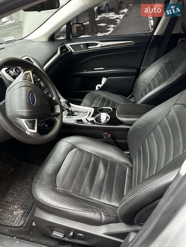 Седан Ford Fusion 2015 в Киеве фото 7 Седан Ford Fusion 2015 в Киеве