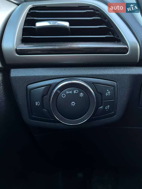 Седан Ford Fusion 2013 в Киеве