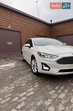 Седан Ford Fusion 2019 в Кривому Розі