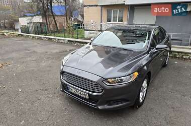Седан Ford Fusion 2015 в Ровно