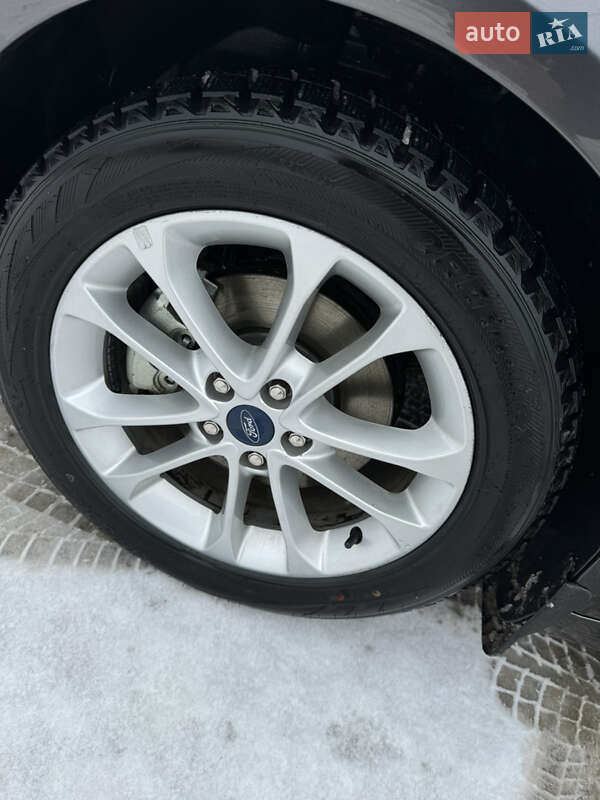 Седан Ford Fusion 2019 в Коростені