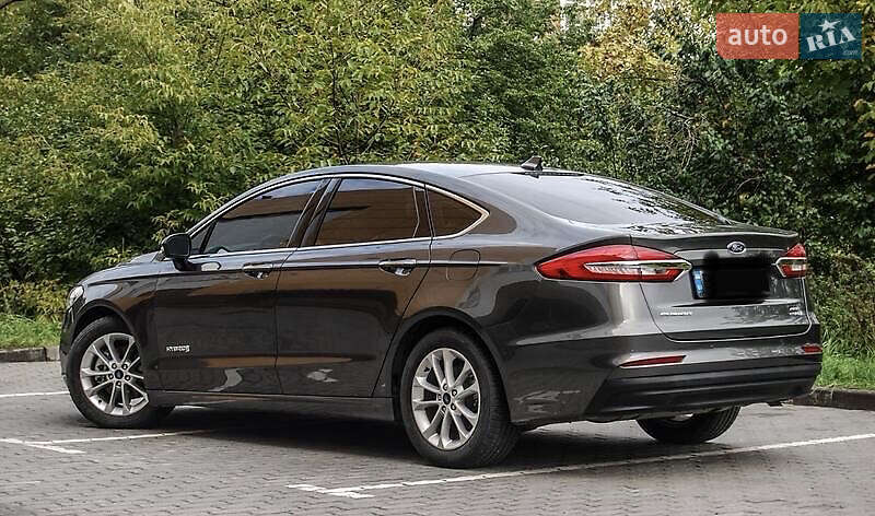 Седан Ford Fusion 2019 в Коростені