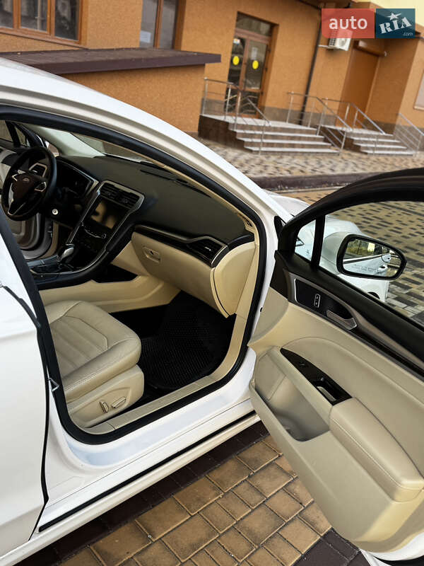 Седан Ford Fusion 2012 в Ізмаїлі