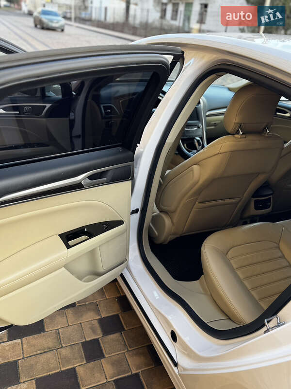 Седан Ford Fusion 2012 в Ізмаїлі