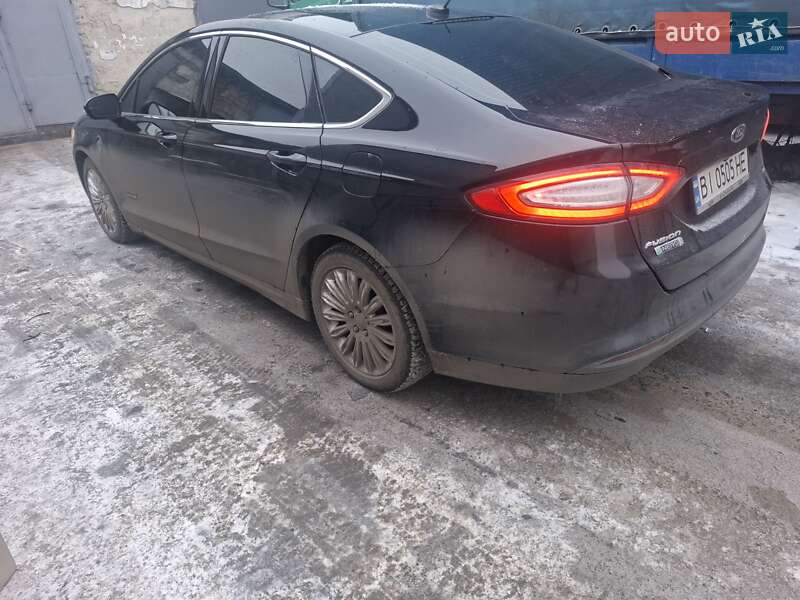 Седан Ford Fusion 2015 в Лубнах