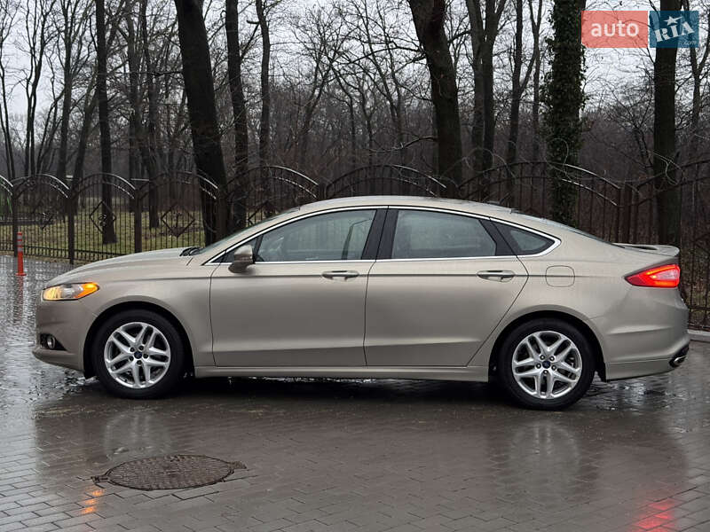 Седан Ford Fusion 2015 в Одесі