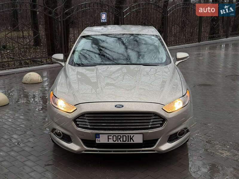 Седан Ford Fusion 2015 в Одесі