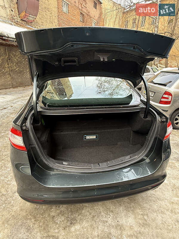 Седан Ford Fusion 2014 в Львове