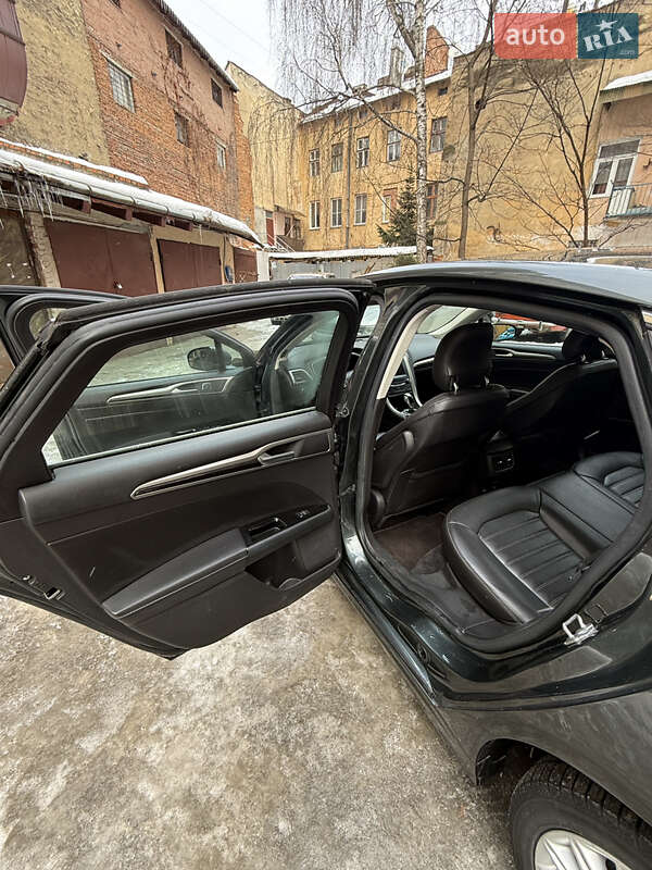 Седан Ford Fusion 2014 в Львове