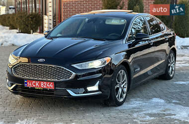 Седан Ford Fusion 2019 в Шептицькому