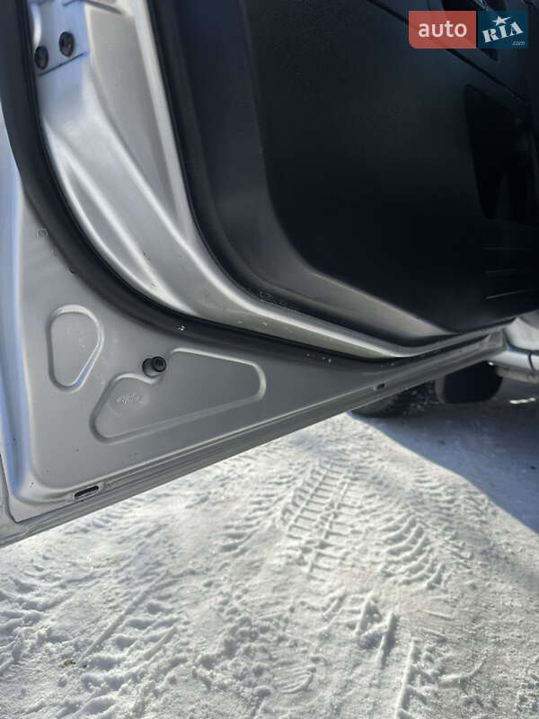 Хэтчбек Ford Fusion 2006 в Хороле