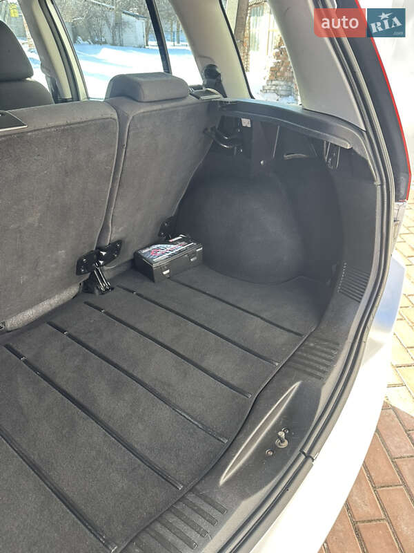 Хэтчбек Ford Fusion 2006 в Хороле