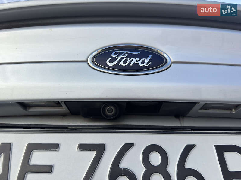 Седан Ford Fusion 2013 в Днепре
