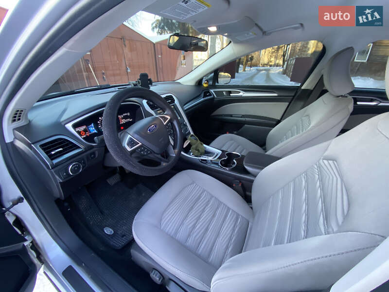 Седан Ford Fusion 2015 в Корюківці