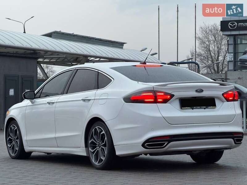 Седан Ford Fusion 2015 в Запоріжжі