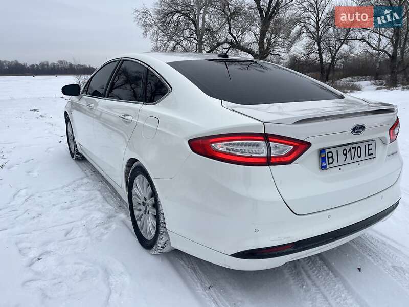 Седан Ford Fusion 2014 в Кременчуці