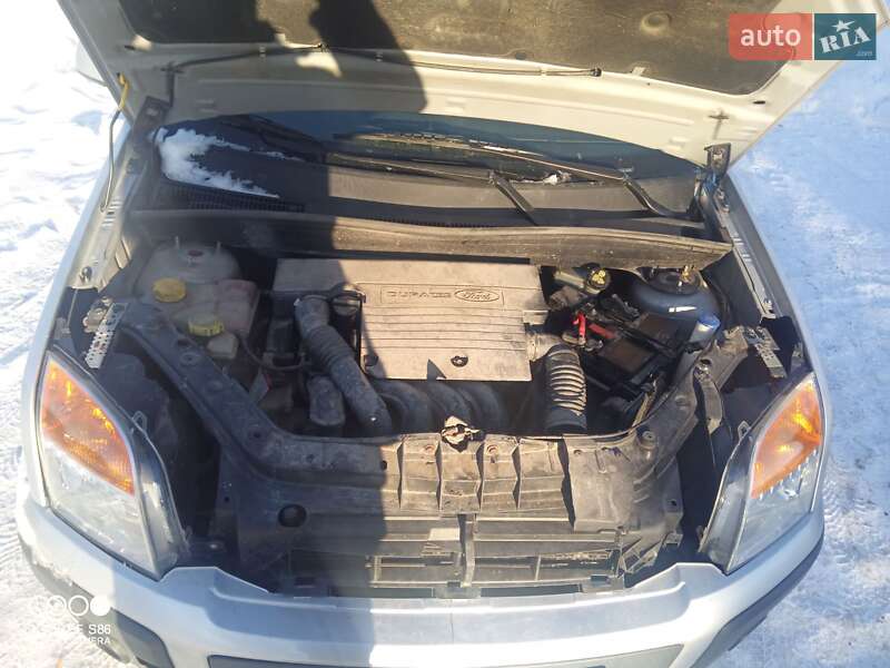 Хетчбек Ford Fusion 2008 в Коростені