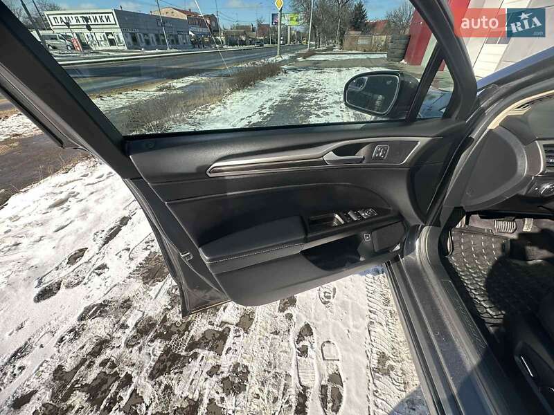 Седан Ford Fusion 2016 в Одесі